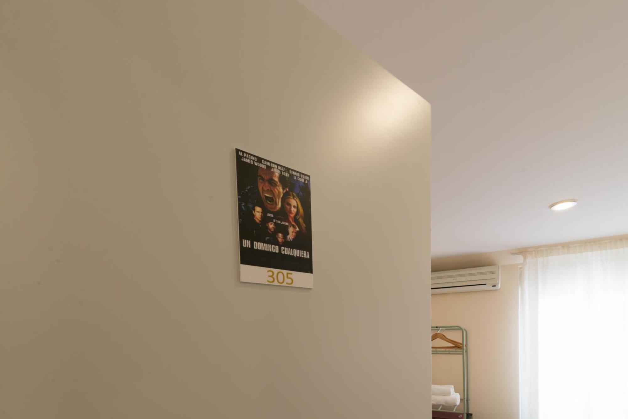 Hostal Art Madrid Exterior photo