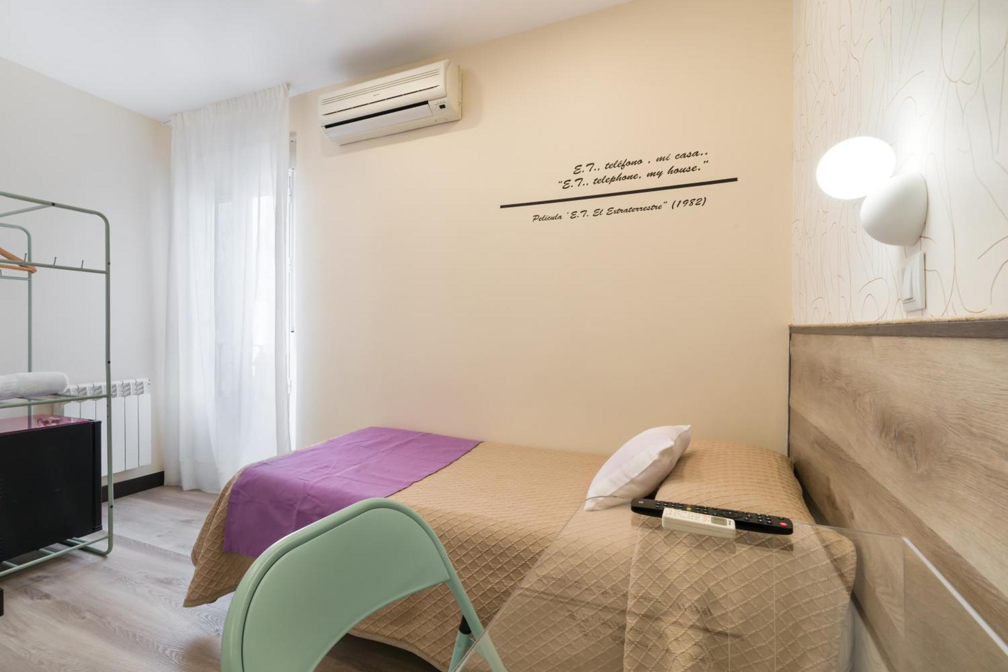 Hostal Art Madrid Exterior photo