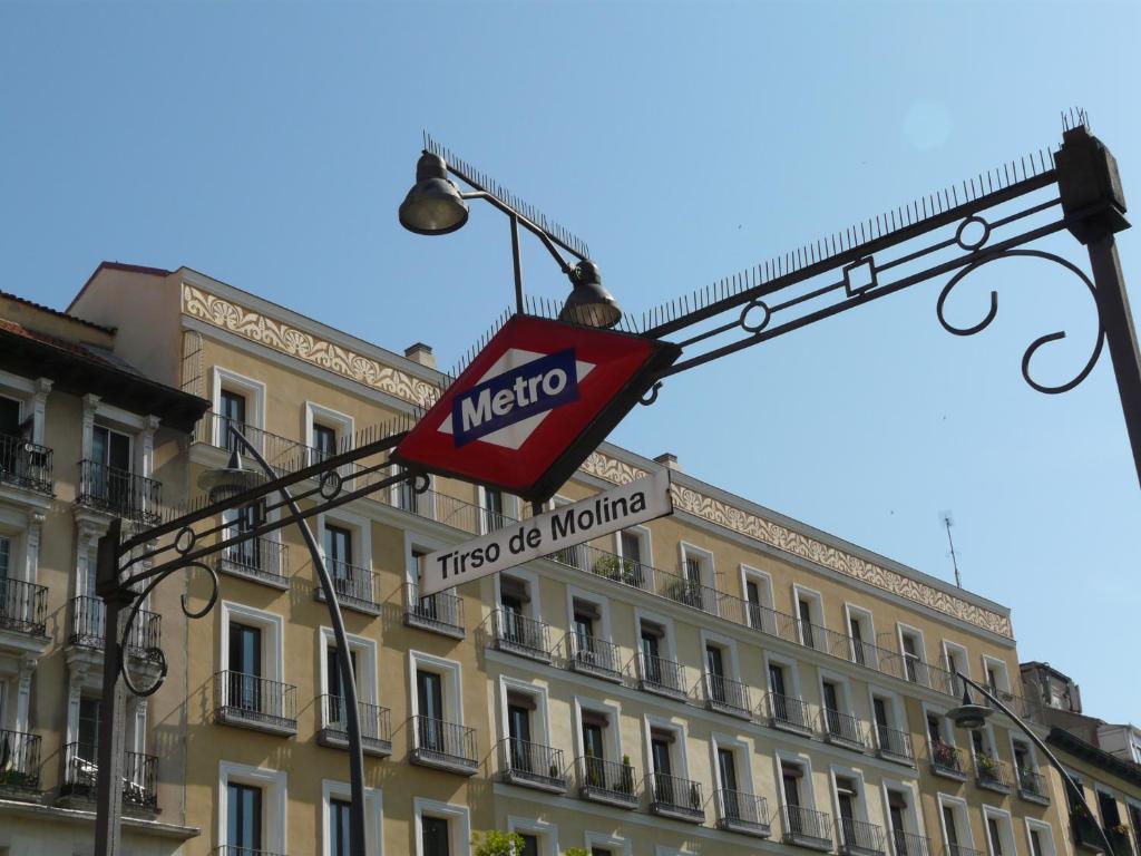 Hostal Art Madrid Exterior photo