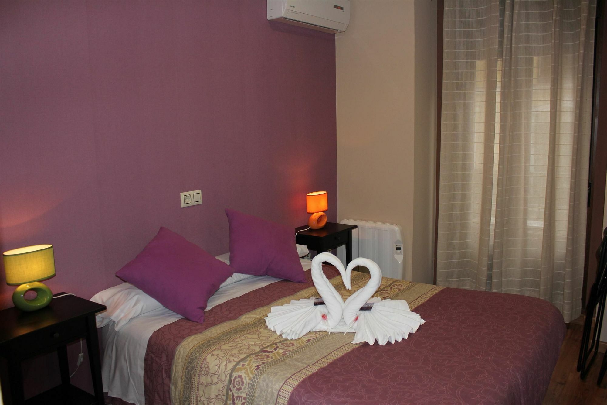 Hostal Art Madrid Exterior photo