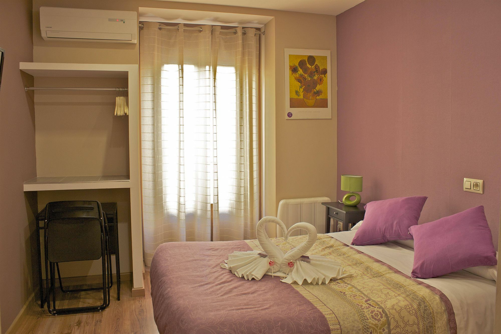 Hostal Art Madrid Exterior photo