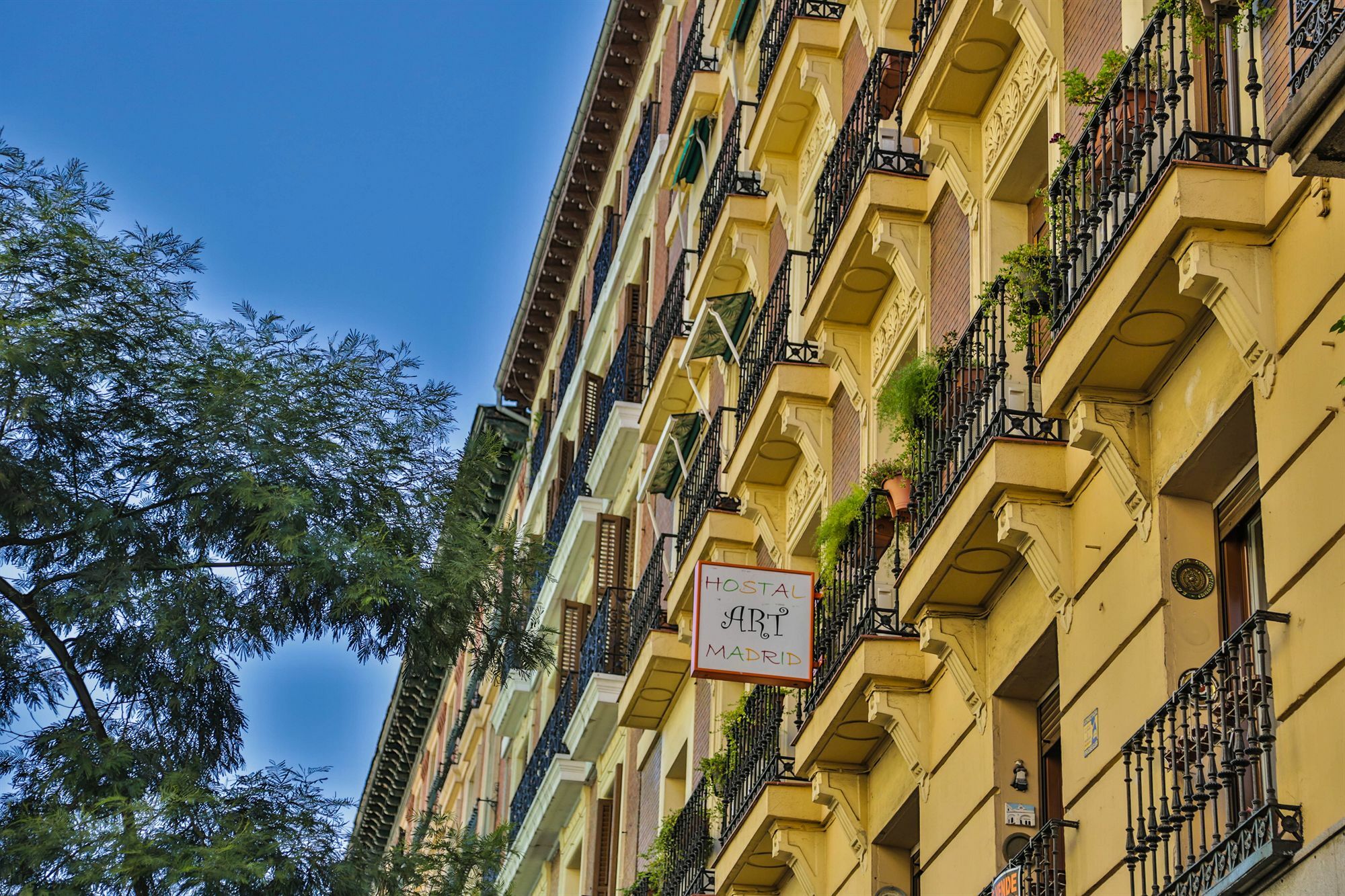 Hostal Art Madrid Exterior photo